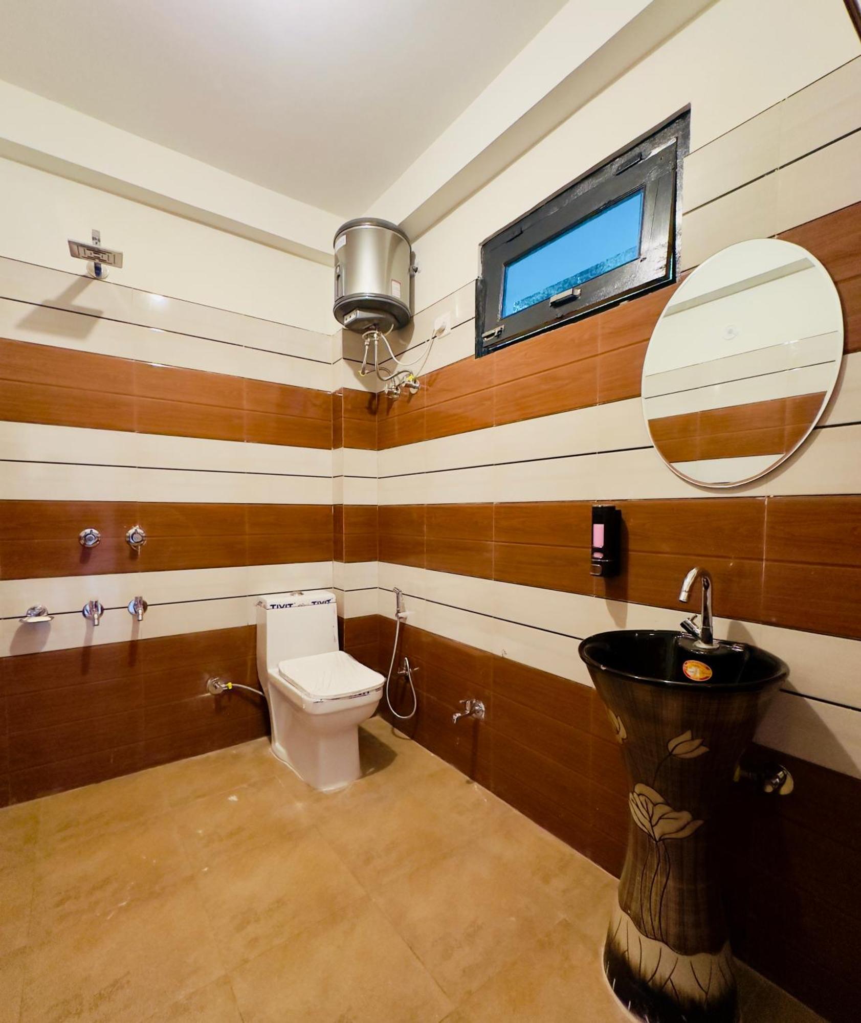 Rare House Hotel Kalgha Exterior photo